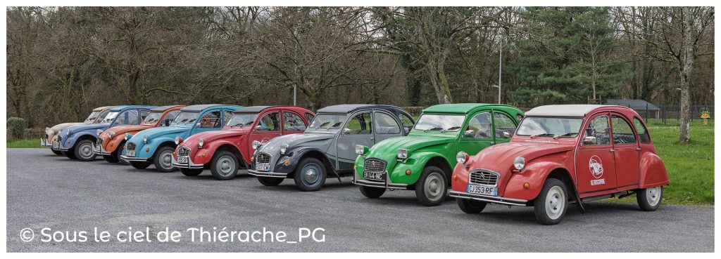 Sous le ciel de Thiérache - Photo Alignement de 2 CV à Blangy