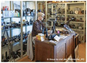 Reconstitution d’une boutique de photographe d’antan dans le Village des Métiers d'Antan à Saint-Quentin