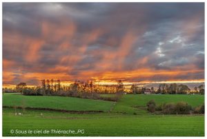 Sous le ciel de Thiérache - Coucher de soleil sur le bocage thiérachien du côté d'Hirson ©