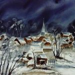 Aquarelle représentant un village de Thiérache recouvert de neige, dominé par le clocher de son église et surmonté d’un impressionnant ciel hivernal aux nuances bleu nuit.